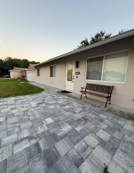 Photo - 1082 SW Bellevue Ave