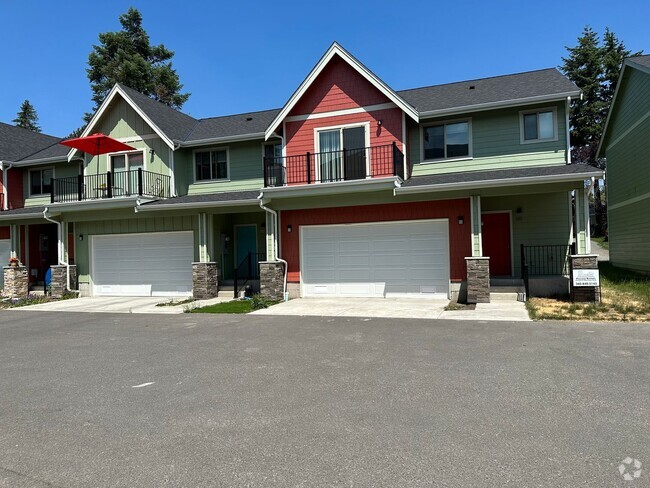 Building Photo - 3 bedroom, 2.5 bath in Downtown Ferndale Rental