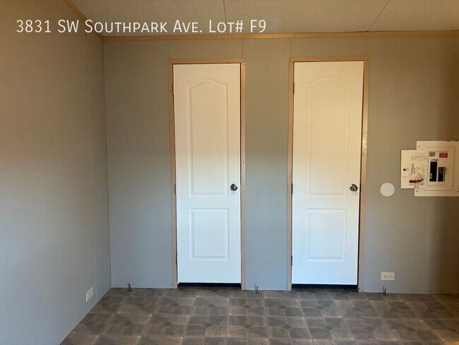 Photo - 3831 SW South Park Ave
