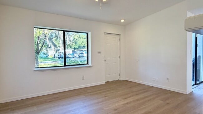 Photo - 810-814 Seminole Ave