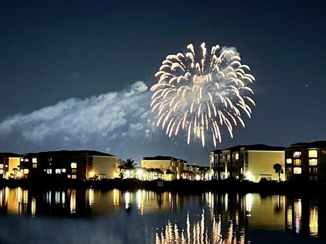 Building Photo - 323 Leeward Ln Unit 204