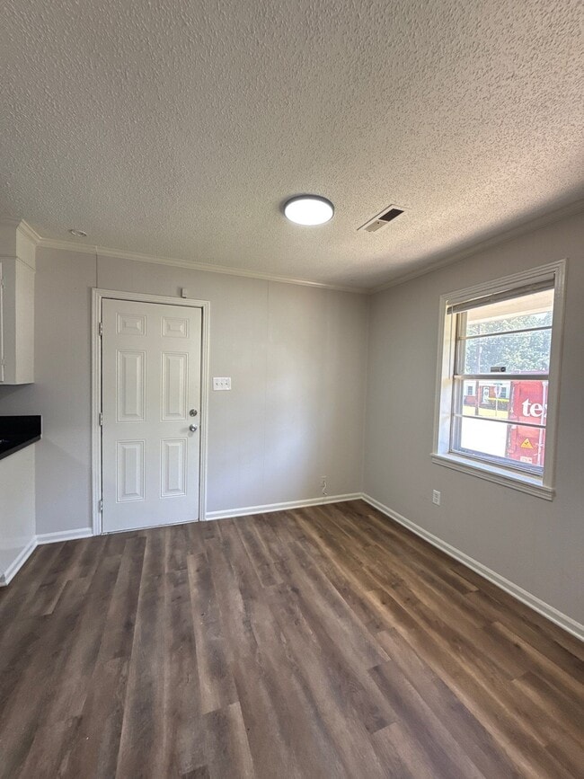 Photo - 1177 Westmoreland St