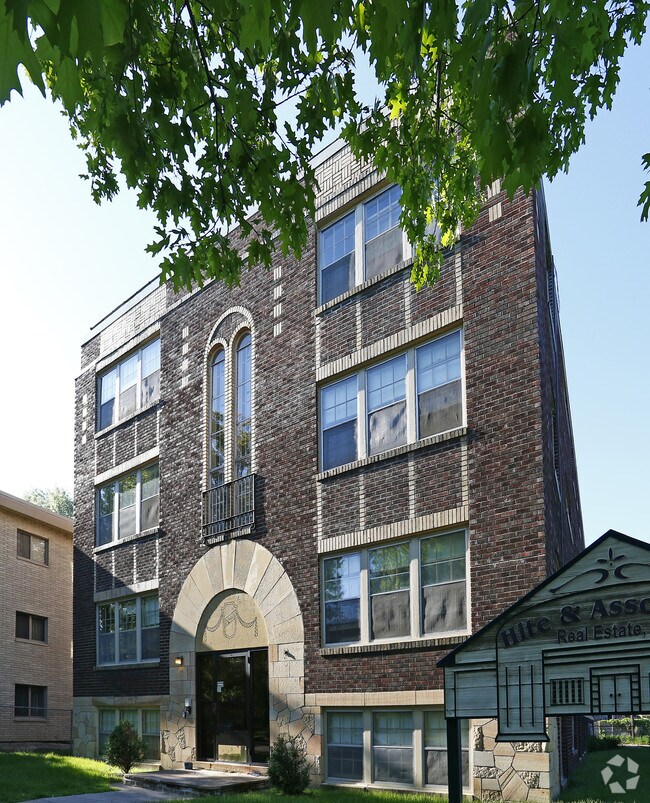 Photo - 2040 Grand Ave