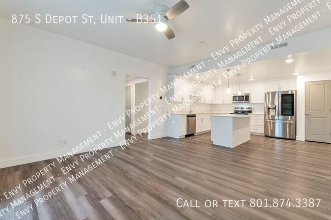 Photo - 875 S Depot St