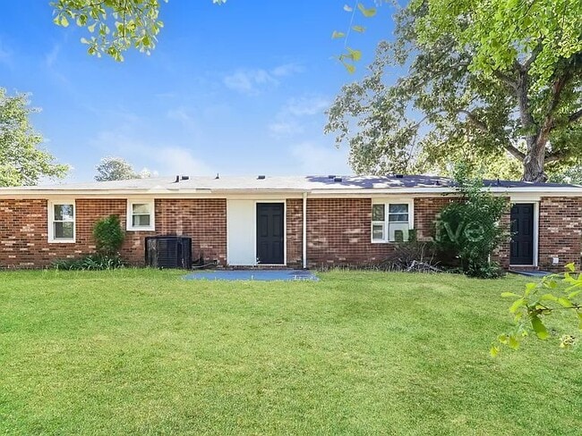 Photo - 255 Oak Lake Dr