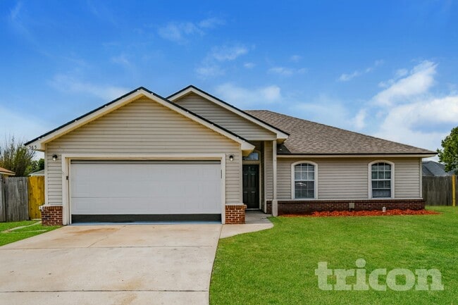 Photo - 585 Fallen Timbers Dr