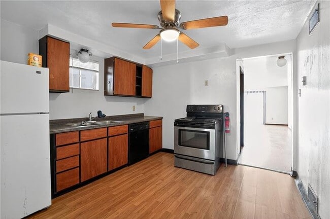 Photo - 4034 Murray Ave