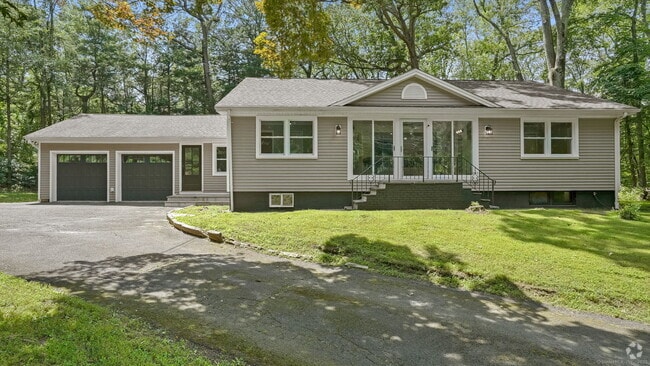 Building Photo - 240 Great Plain Rd Rental