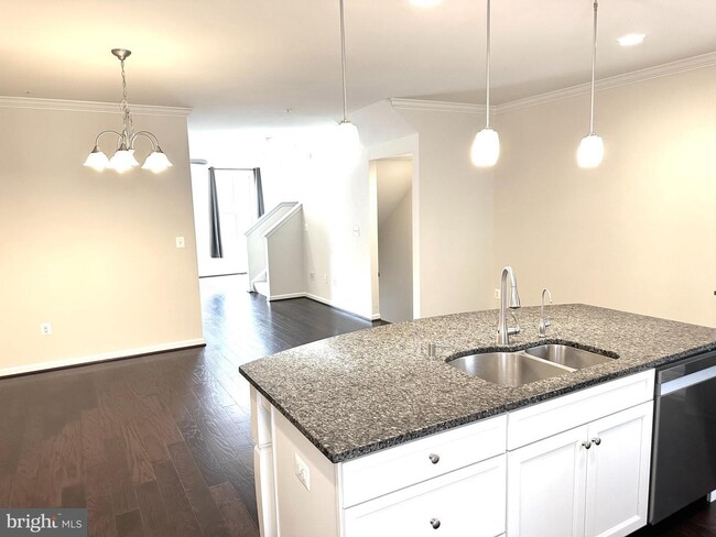 Photo - 13817 Byrne Park Dr