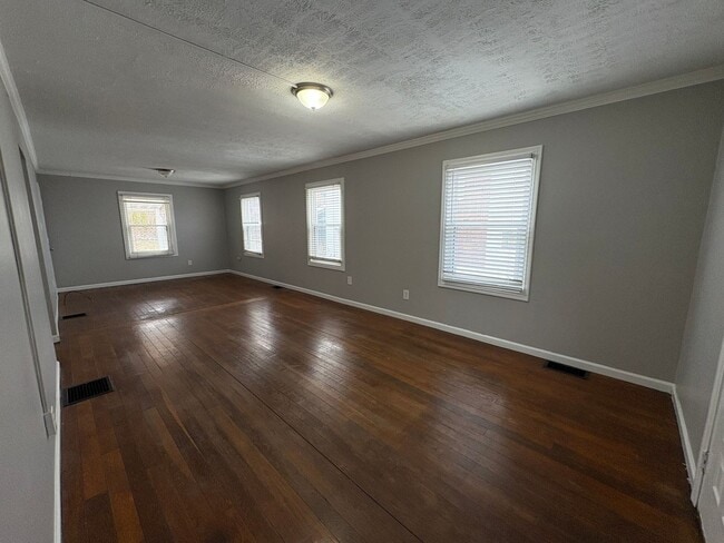 Photo - Newly Renovated 2 Bedroom House in Avalon!