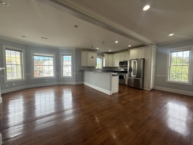 4 Langley Rd Unit 2