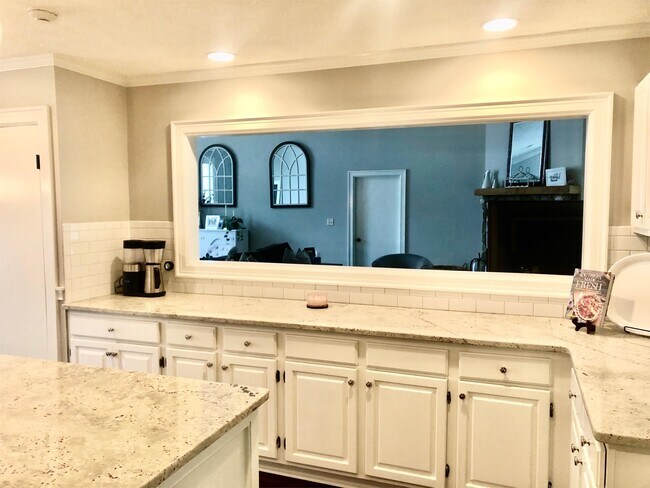 Photo - 1530 Laurelwood Ln