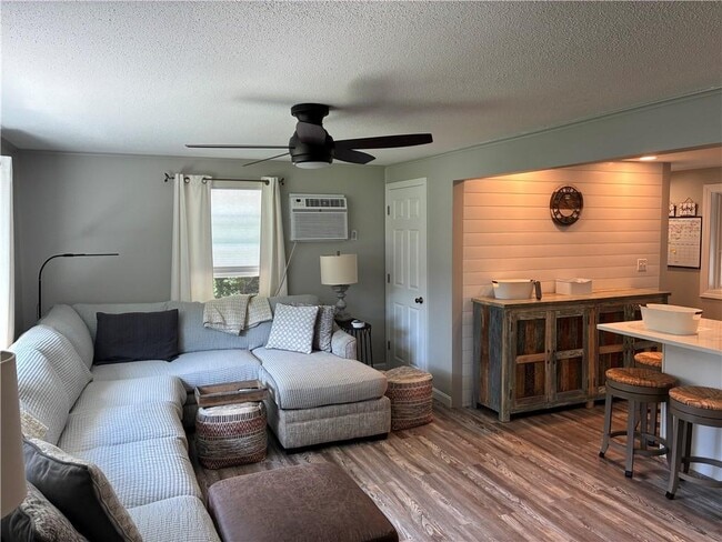 Photo - 283 Balsam Rd