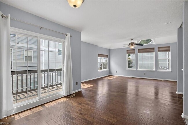 Photo - 4823 Lake Dr Unit X5553