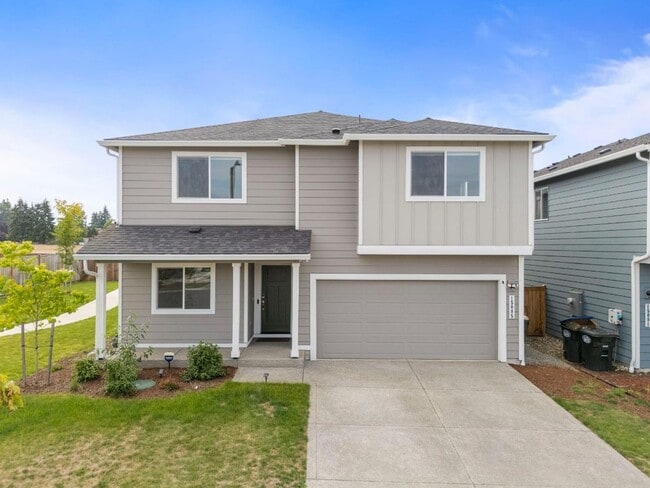 Building Photo - Modern 2023-Built Home with Huge Loft & En...