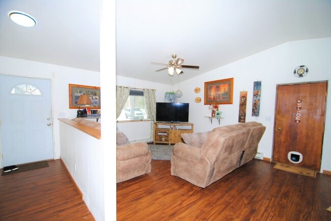Photo - 3 Bed / 2 Bath / 2 Car Garage Ranch Style Home