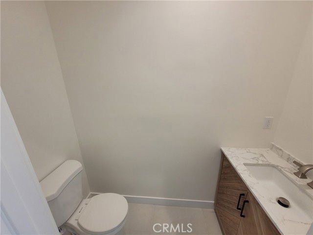 Photo - 19453 Strathern St