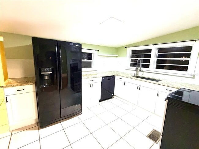 Photo - 2540 Dartmouth Ave N