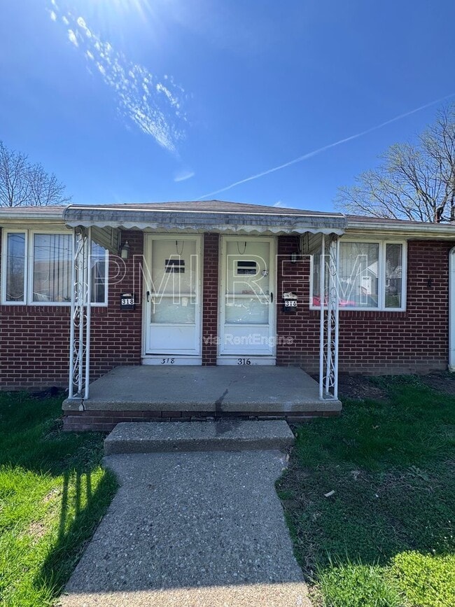 Building Photo - 316 13th St NE