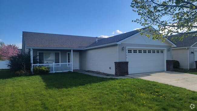 Building Photo - 3 Bedroom 2 Bath Home In North Spokane
