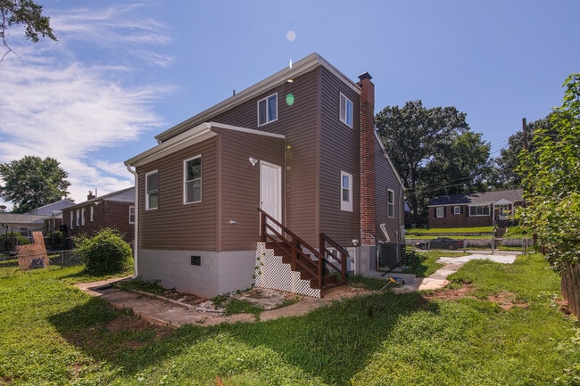 Photo - 9749 52nd Ave