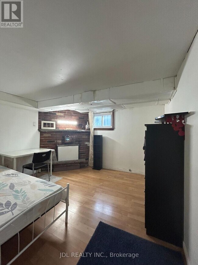 Photo - 19 Maywood Park