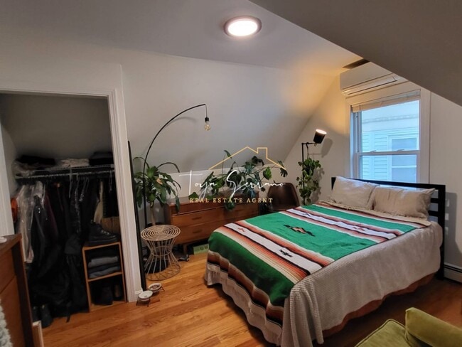 Photo - 648 Columbia Rd Unit 3