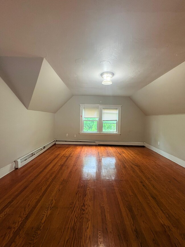 Building Photo - 322 Sherman Ave Unit 3 Rental