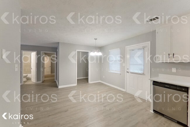 Photo - 301 Beaver Pointe Dr