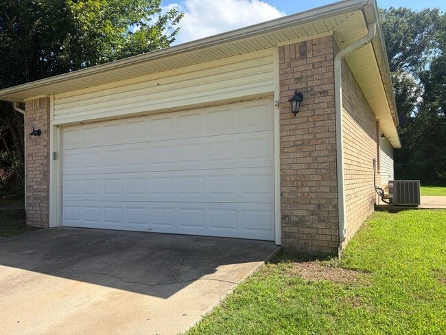 Photo - 1075 Grinnel Cir Unit A