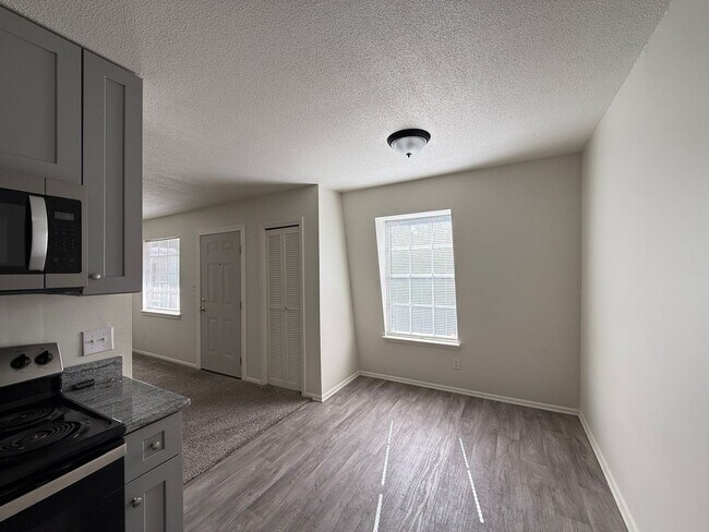 Photo - 3826 Country Club Rd