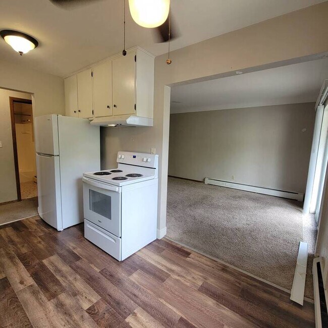 Photo - 400 Larpenteur Ave W Condo
