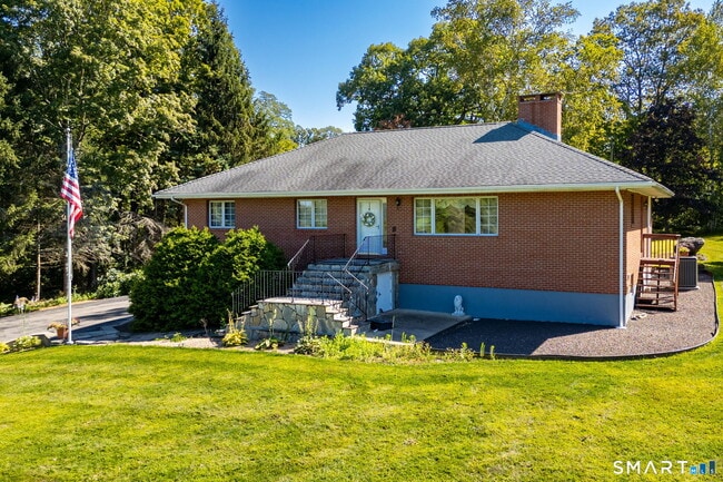 Building Photo - 428 Maple St