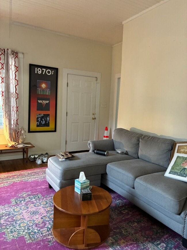 Photo - 3 Bedroom home near downtown and campus.