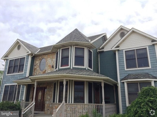 Building Photo - 507 N Main St Rental