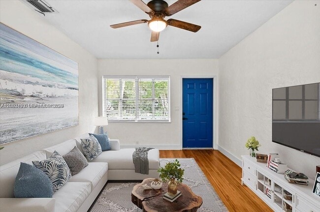 Building Photo - 3610 SW 3rd Ave Unit 3610
