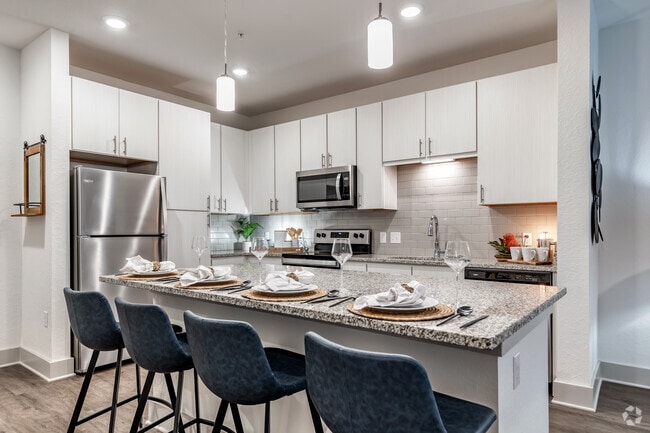 1BR, 1BA - 756SF - A1 Floorplan