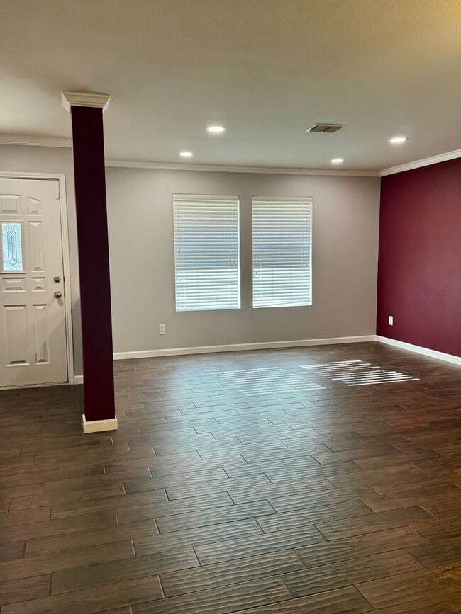 Photo - 232 Weeping Willow