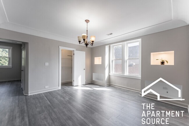 Photo - 2853 W Dickens Ave Apartments Unit 2