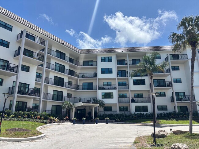 Photo - 900 River Reach Dr Unit 521