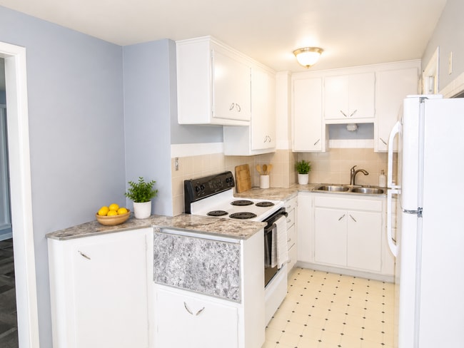 Photo - 1204 E Bismark Ave