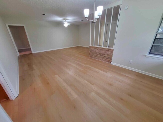 Photo - 706 Maple St