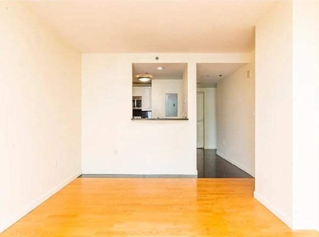 Photo - 8-12 Museum Way - 8-12 Museum Way