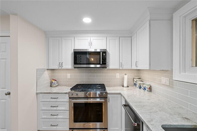 Photo - 15 Hammersmith Rd Unit 26A