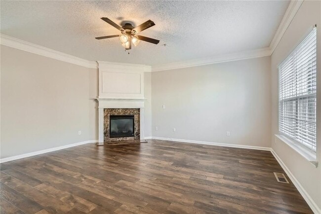 Photo - 707 Breeze Ln