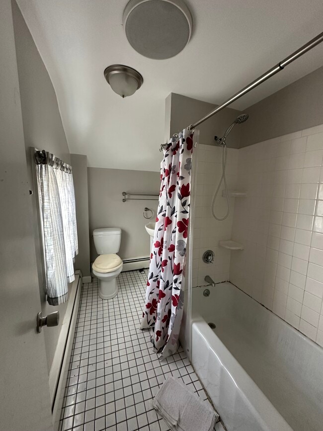 Bathroom - 24 Elmhurst Ave Unit 2