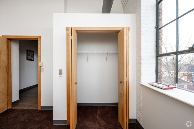 2BR, 1BA - 1,150SF - Primary Closet