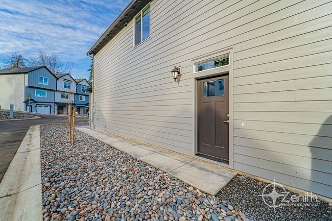 Photo - 4915 NE 2nd Ct