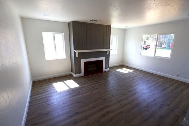 Photo - Stunning 2-Bedroom Home with Modern Updates