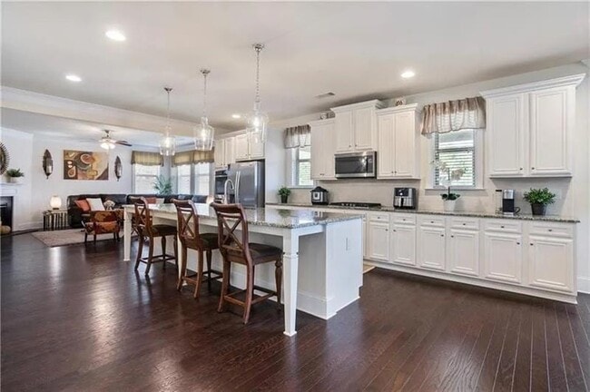 Photo - 1440 Dahlia Dr